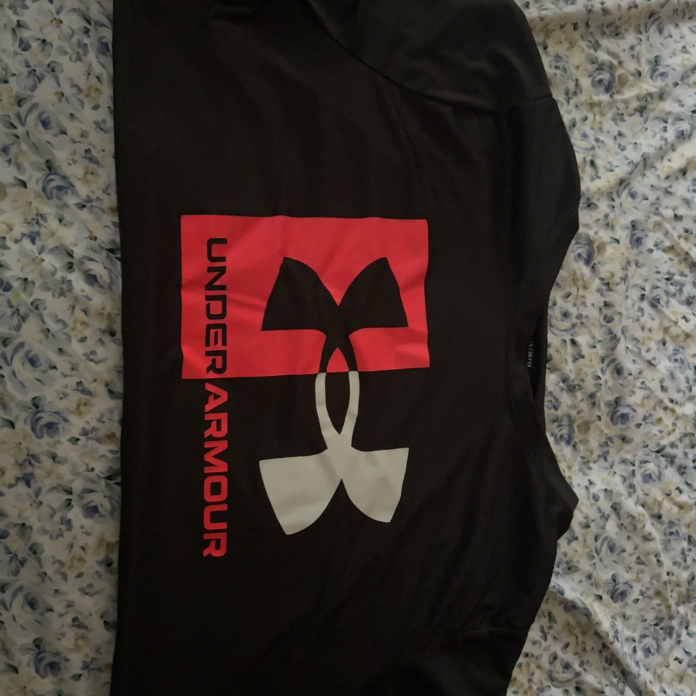 UA shirt womens